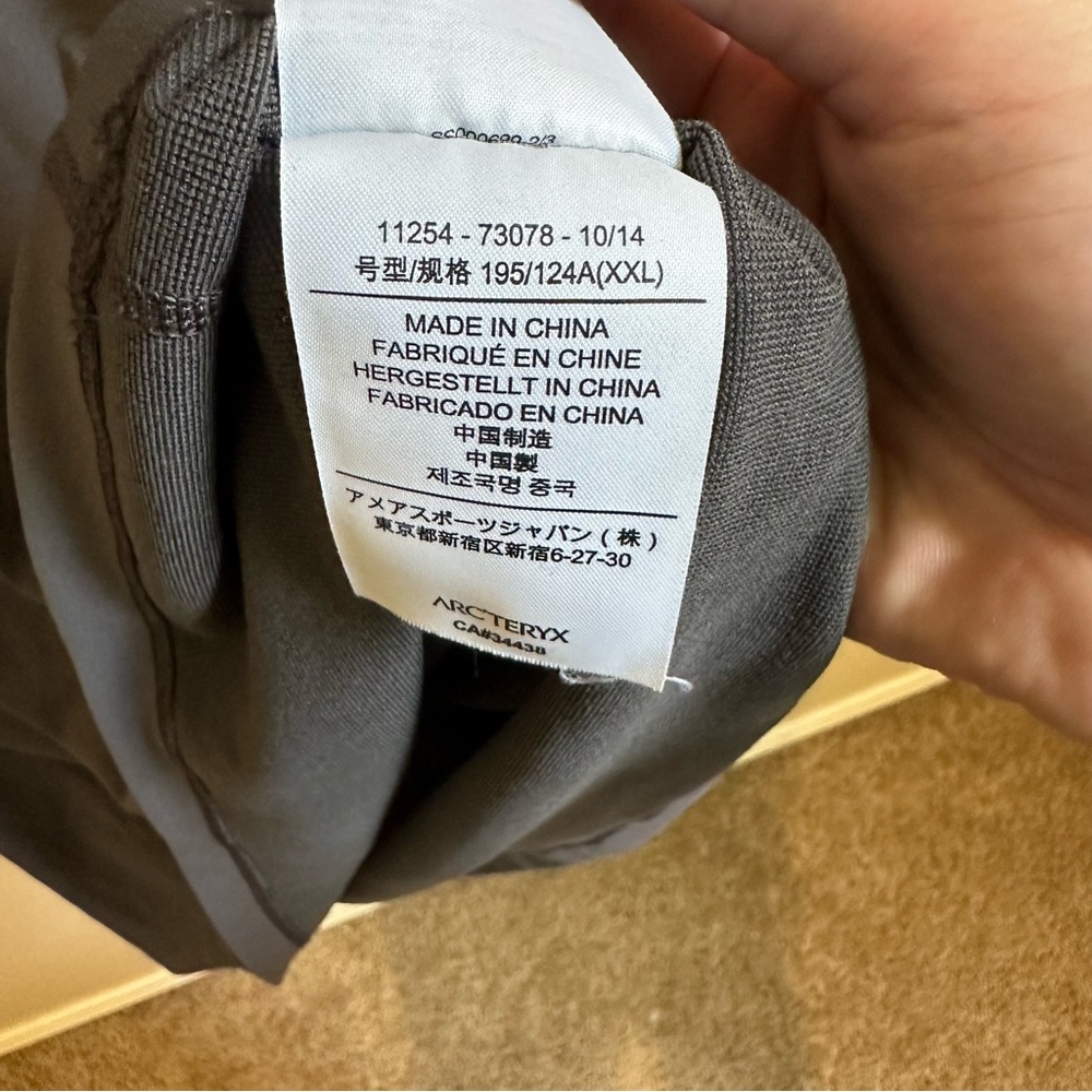 Arc’Teryx Men’s Phase AR Zip Neck Long Sleeve Pullover - Picture 5 of 5